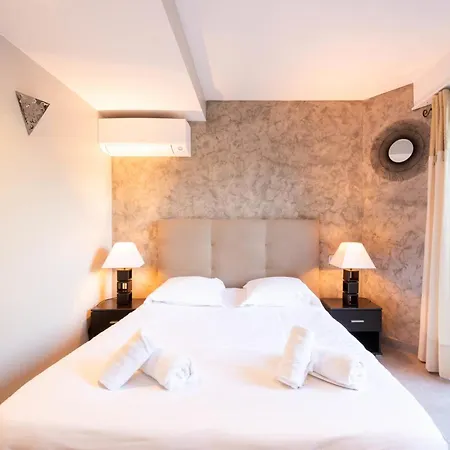 Villa Serrendy Petit Bijou 330m2 Piscine&jacuzzi à 10 Min Des Plages ! *