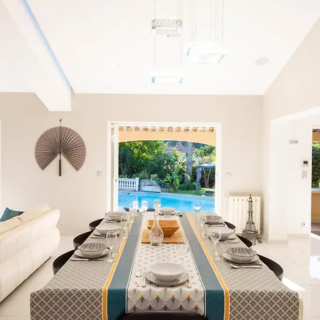Serrendy Petit Bijou 330m2 Piscine&jacuzzi à 10 Min Des Plages ! Vallauris