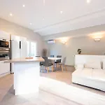 Superb 330m2 With Pool & Jacuzzi וילה