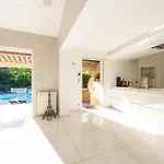 וילה Superb 330m2 With Pool & Jacuzzi