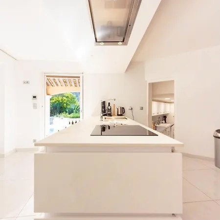 Villa 330m2 Heated Pool And Jacuzzi